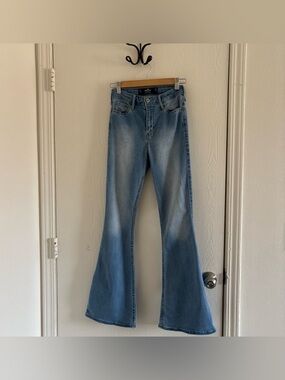 Hollister High Rise Flare Jeans Size 1R W25/L31 Light Wash